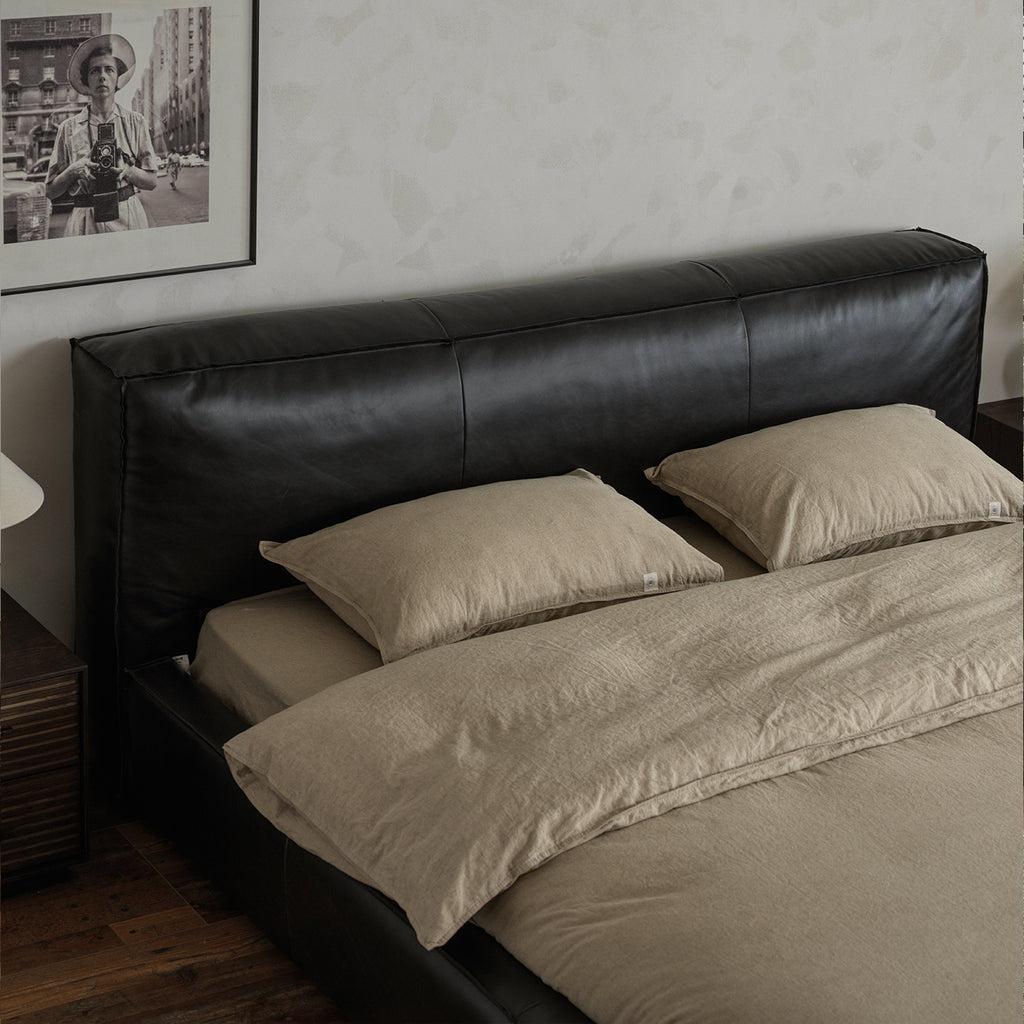 Anran Black Oil-Waxed Leather Low-Profile Bed